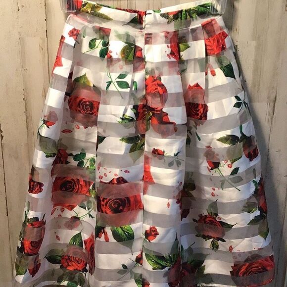 Skirt beautiful sheer rose and tulle skirt by BLVD size small - Picture 2 of 6